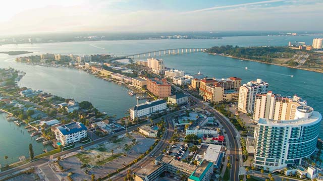 Thành-phố-Tampa-hiện-đại-bên-vịnh-Mexico-yên-bình