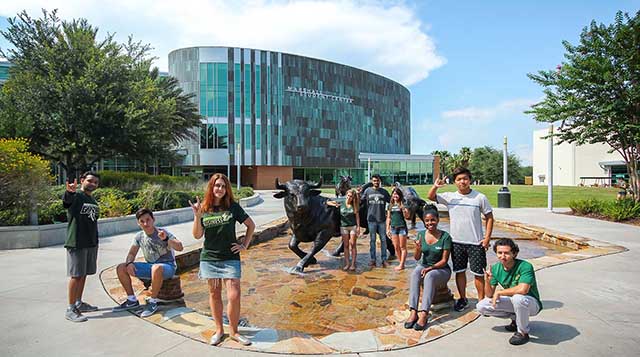 Đại-học-Nam-Florida-là-một-trong-những-trường-đại-học-tốt-nhất-thành-phố-Tampa,-Florida